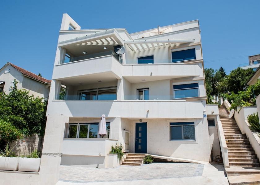  Tivat Exterior Detail