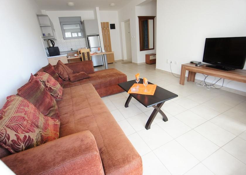  Petrovac Living Area