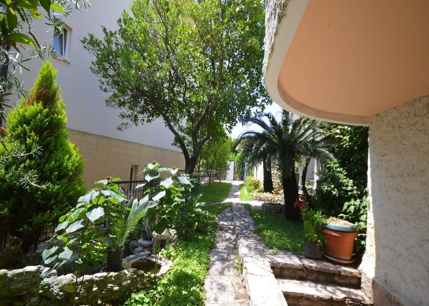  Herceg Novi Property Grounds