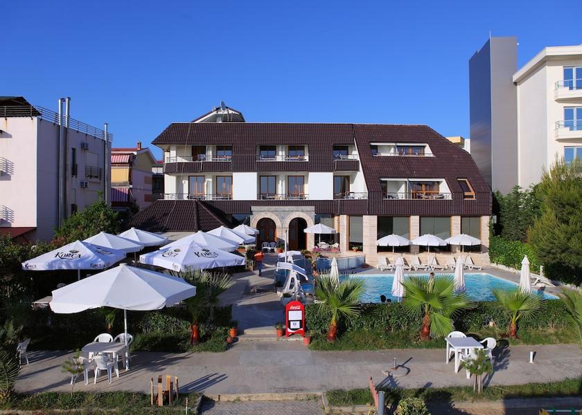  Golem Exterior Detail