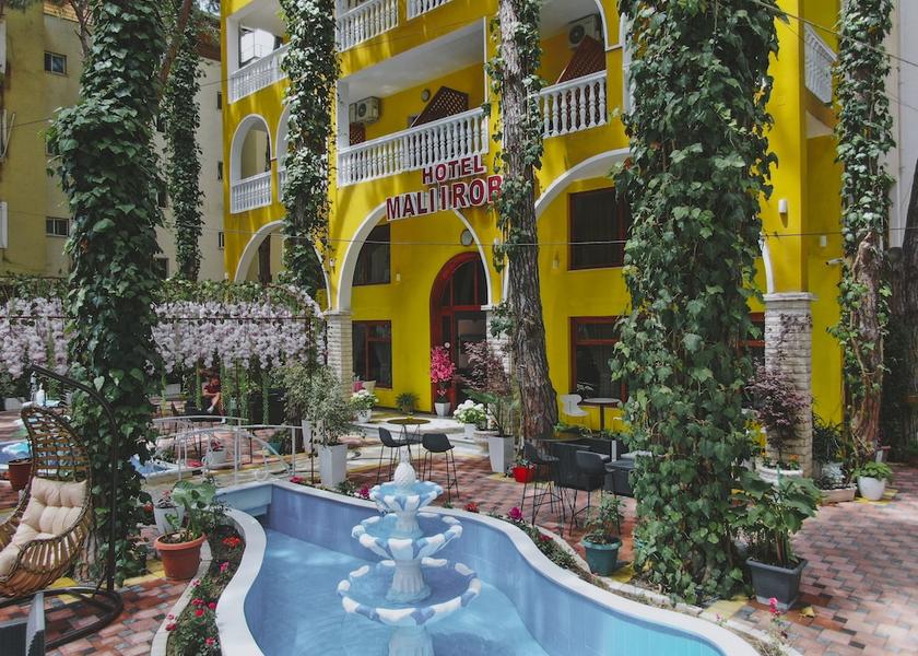  Golem Exterior Detail