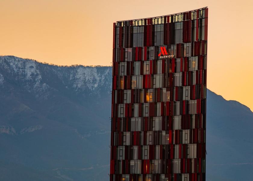  Tirana Exterior