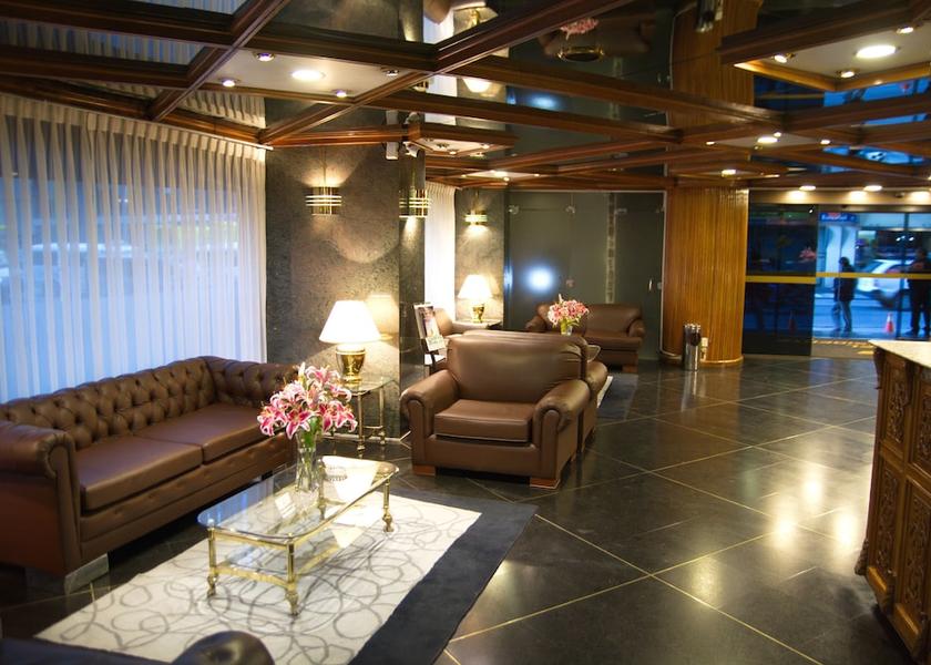 La Paz La Paz Reception