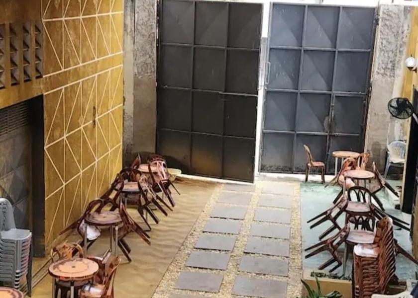  Kinshasa Exterior Detail