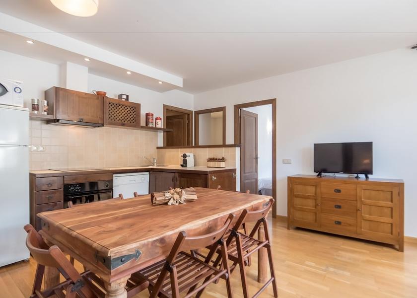  El Tarter In-Room Dining