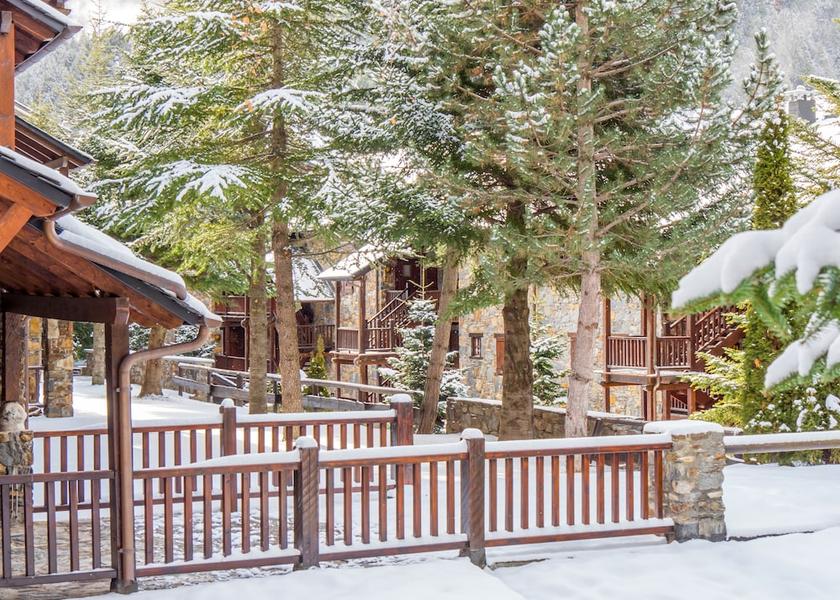  El Tarter Exterior Detail