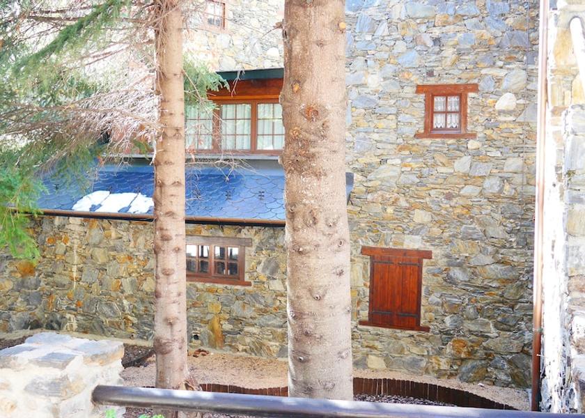  El Tarter Exterior Detail