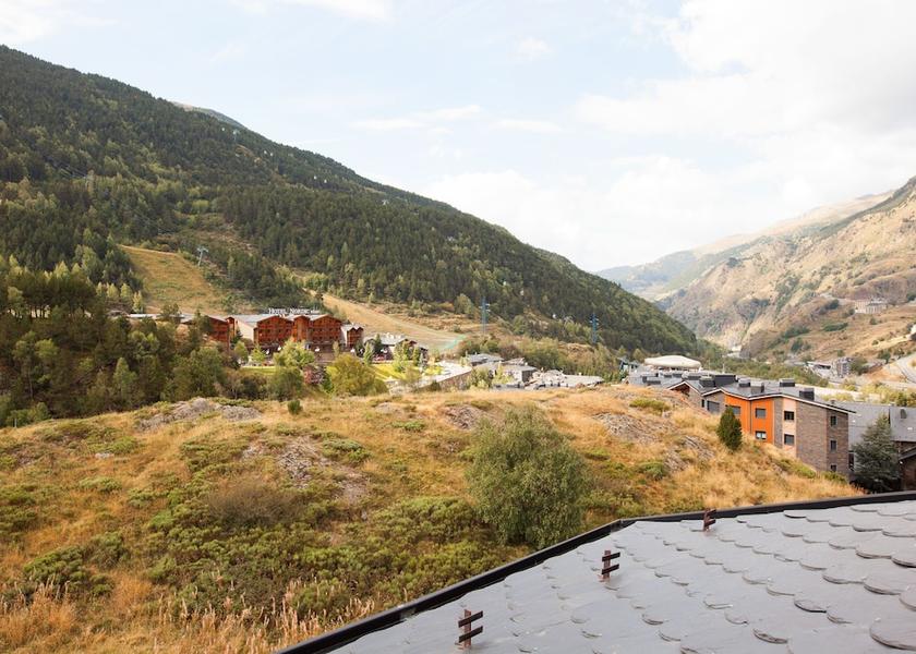  El Tarter Exterior Detail