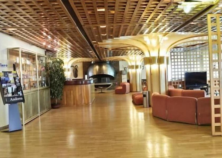  Sant Julia de Loria Lobby