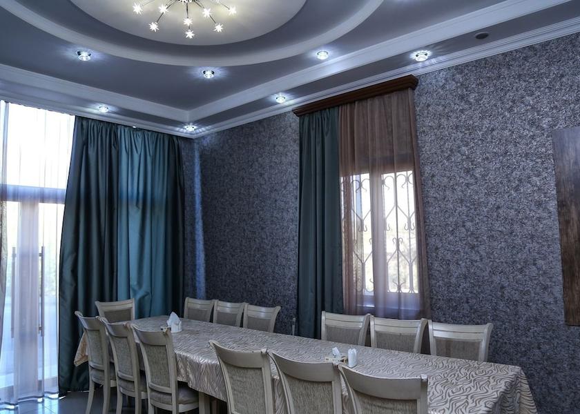  Goris Dining Area