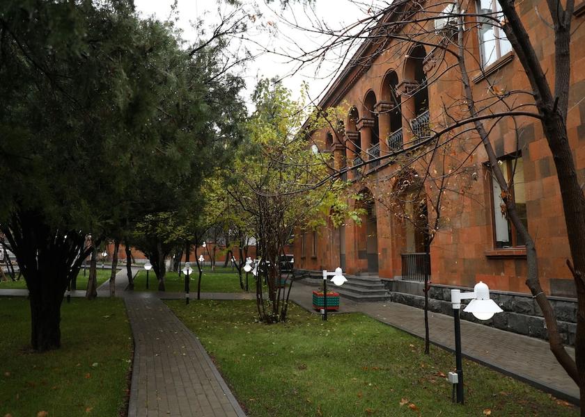  Yerevan Interior Entrance
