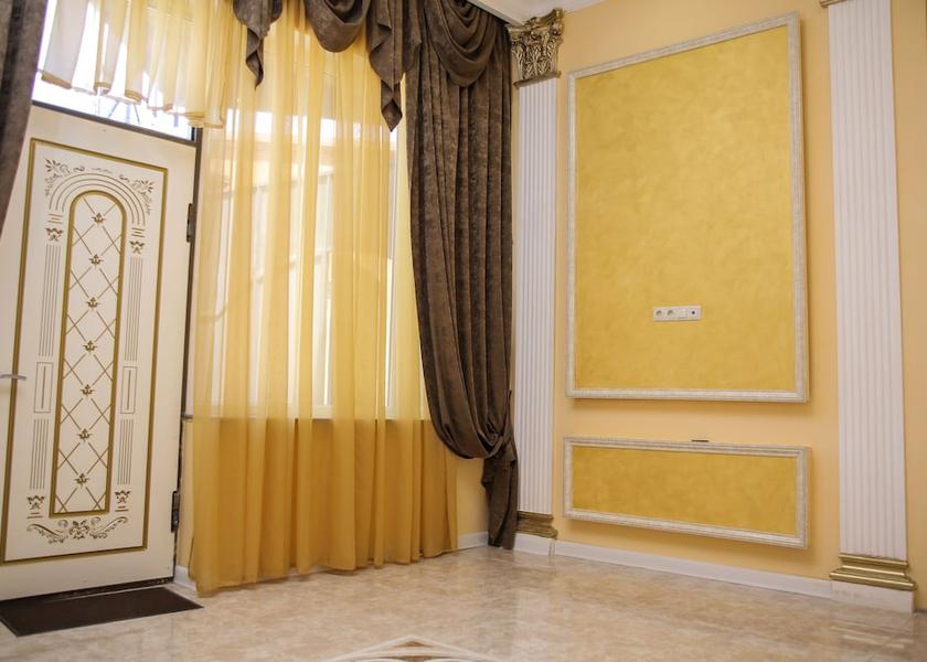  Yerevan Interior Entrance