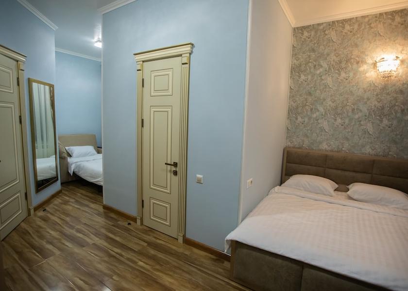  Yerevan Room