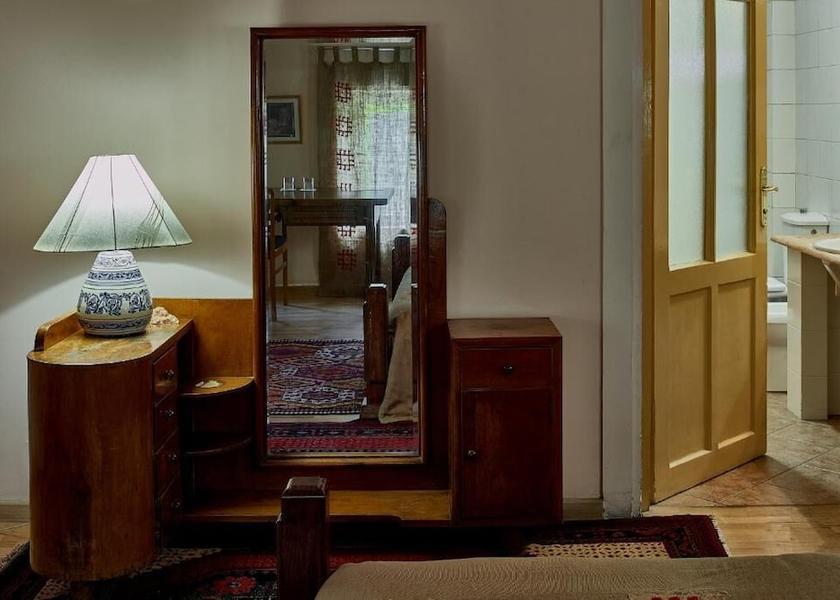  Yerevan Interior Entrance