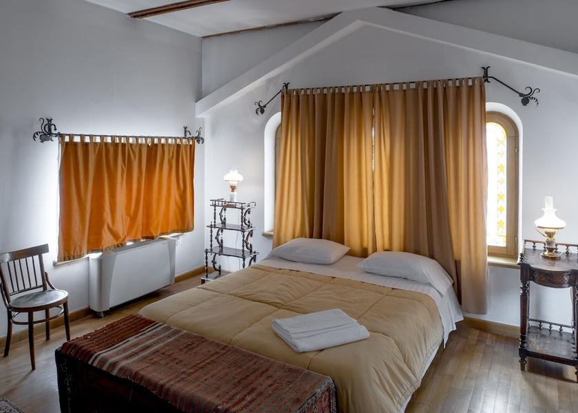  Yerevan Room