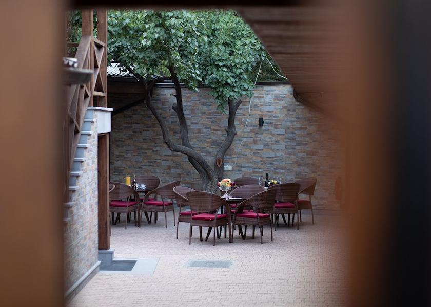  Yerevan Interior Entrance