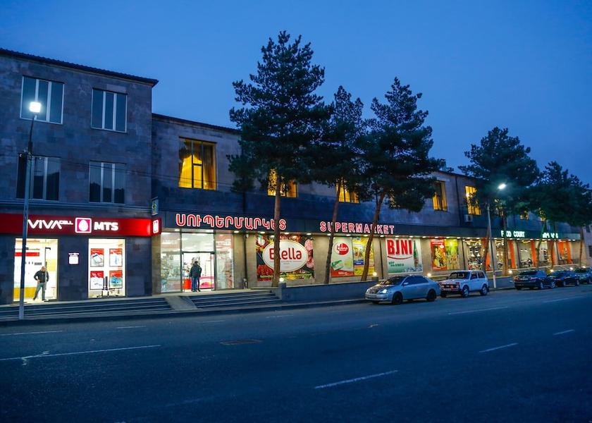  Vayk Facade