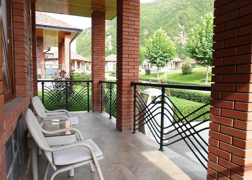  Sheki Terrace