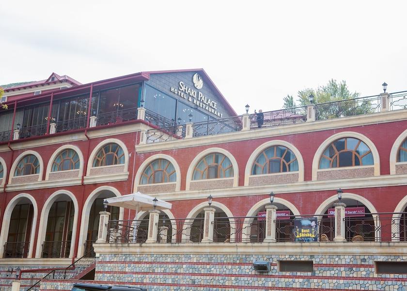  Sheki Exterior