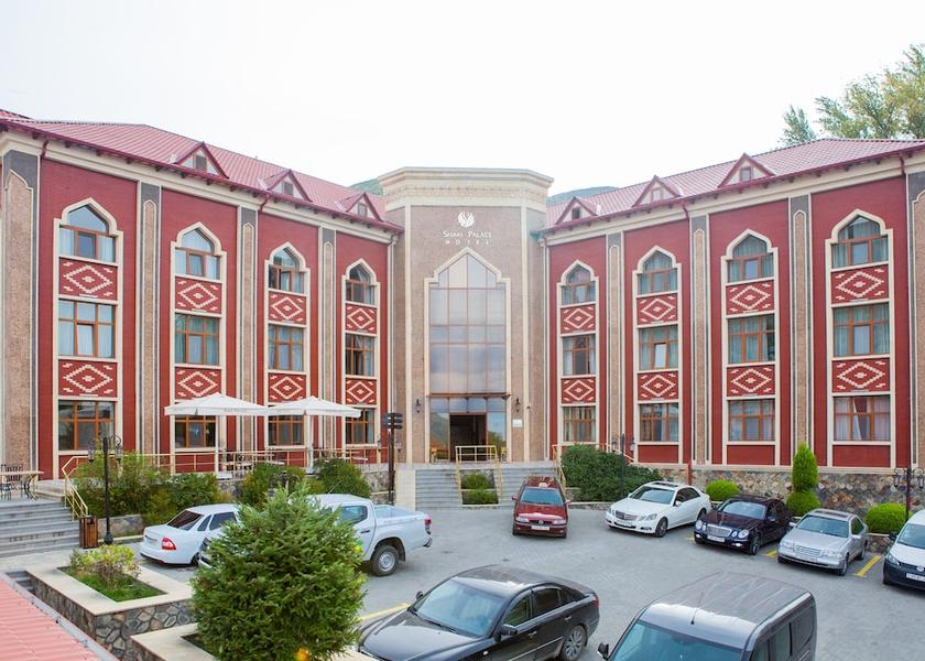  Sheki Front of property