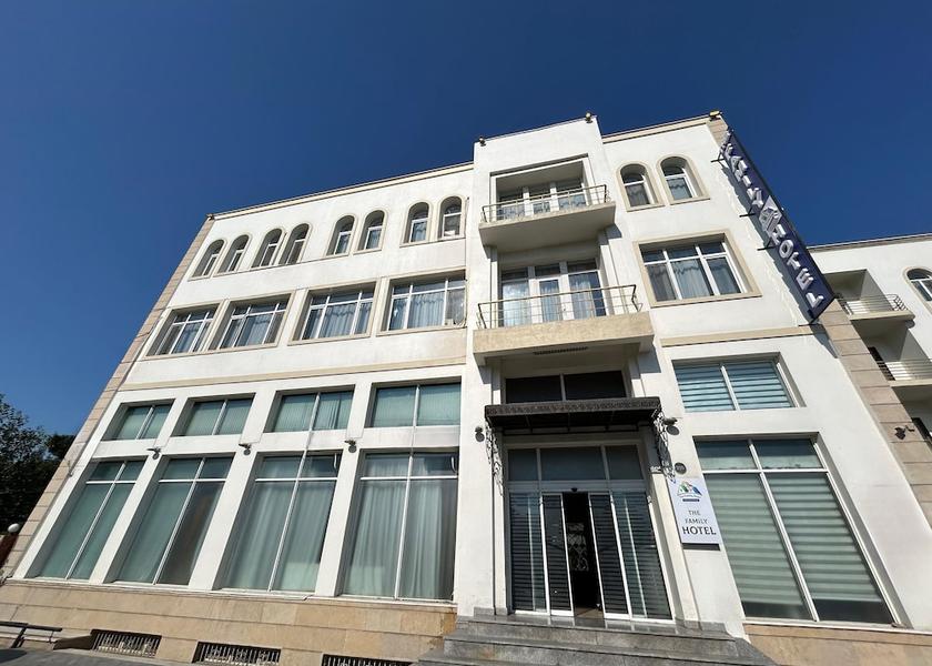  Baku Front of property