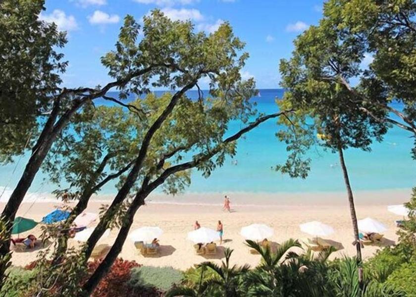 St. James Paynes Bay Beach