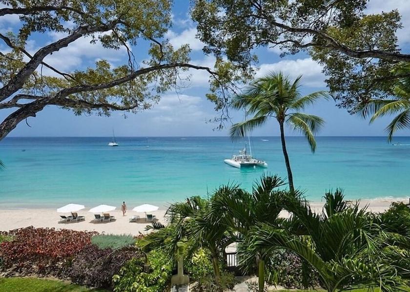 St. James Paynes Bay Beach