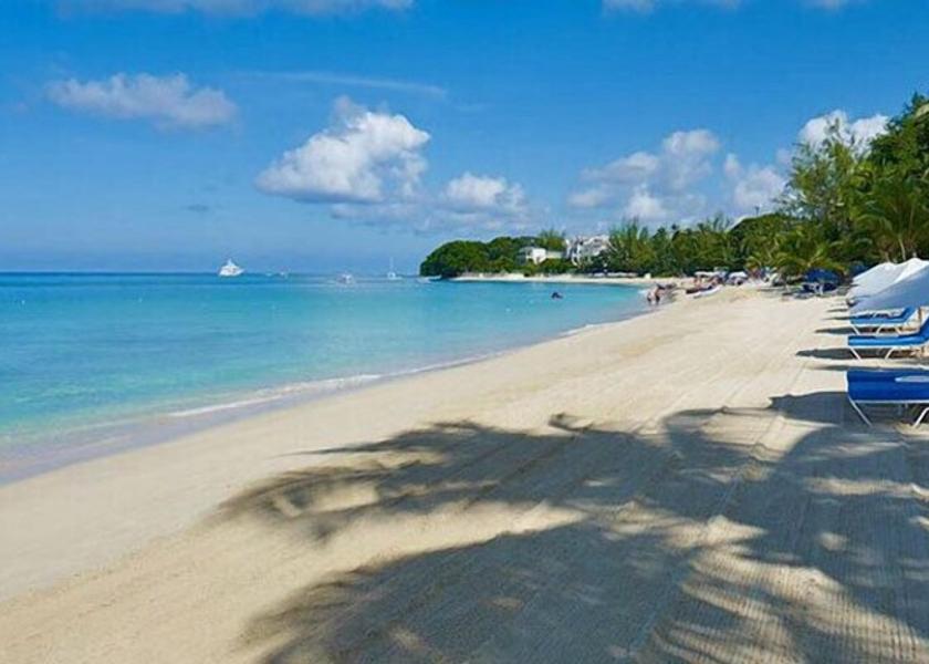 St. James Paynes Bay Beach