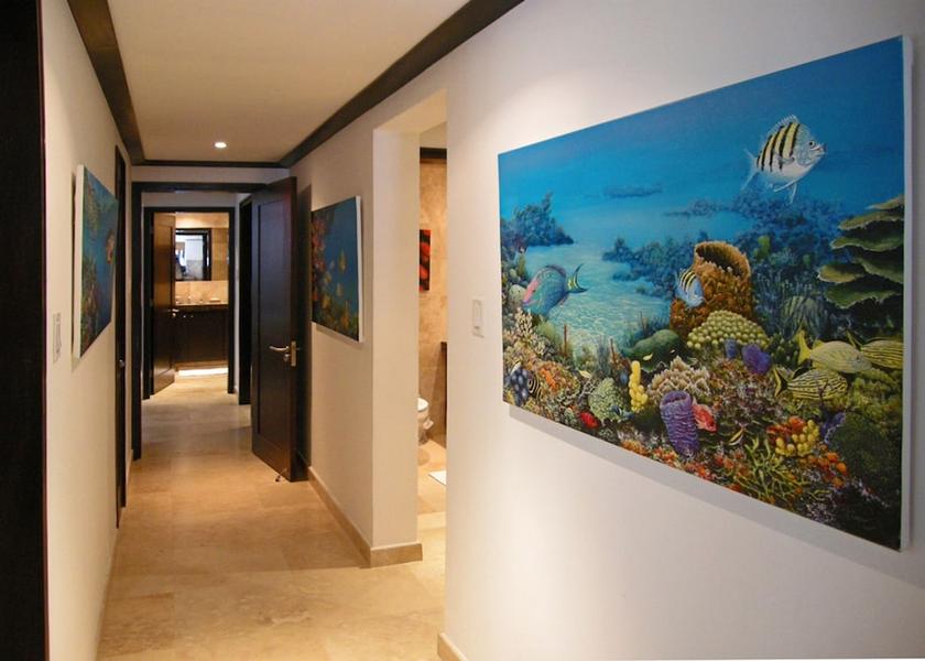  Paynes Bay Interior Entrance