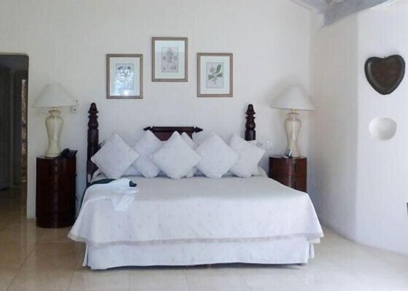 St. James Holetown Room