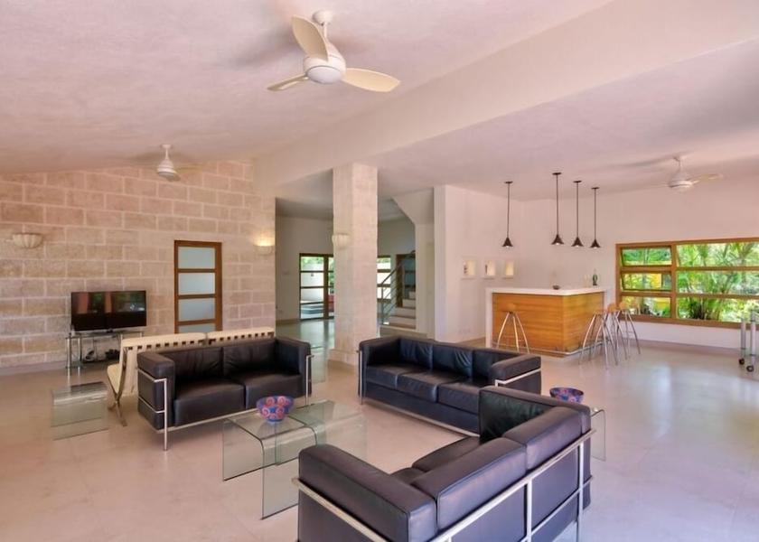  Holetown Living Area