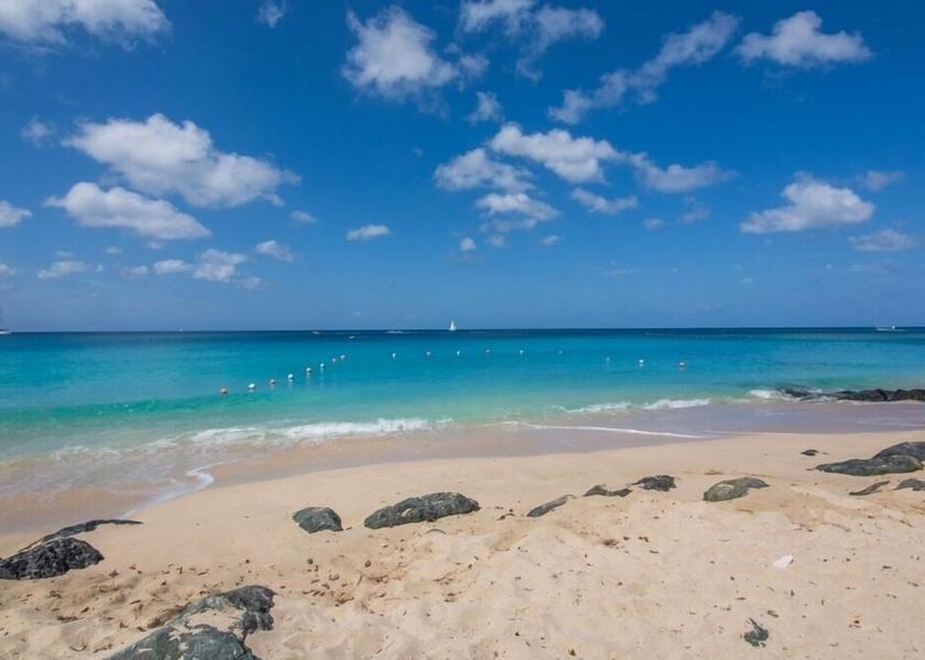 Holetown Beach