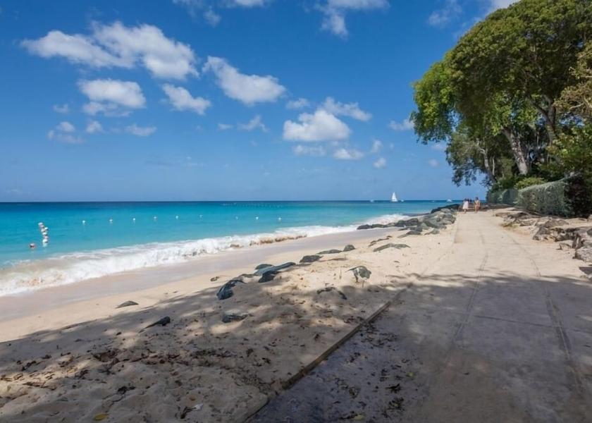  Holetown Beach