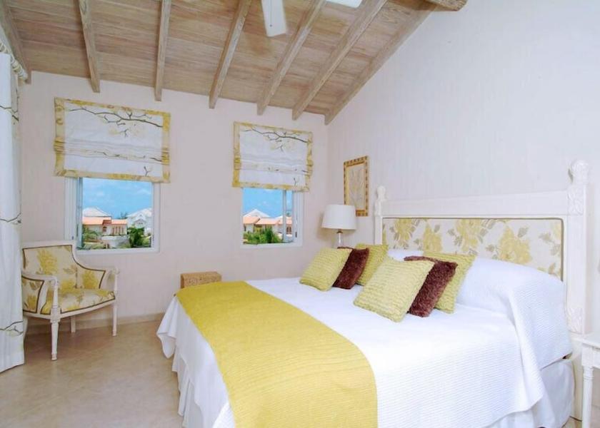  Holetown Room