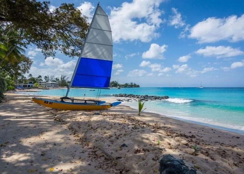  Holetown Beach
