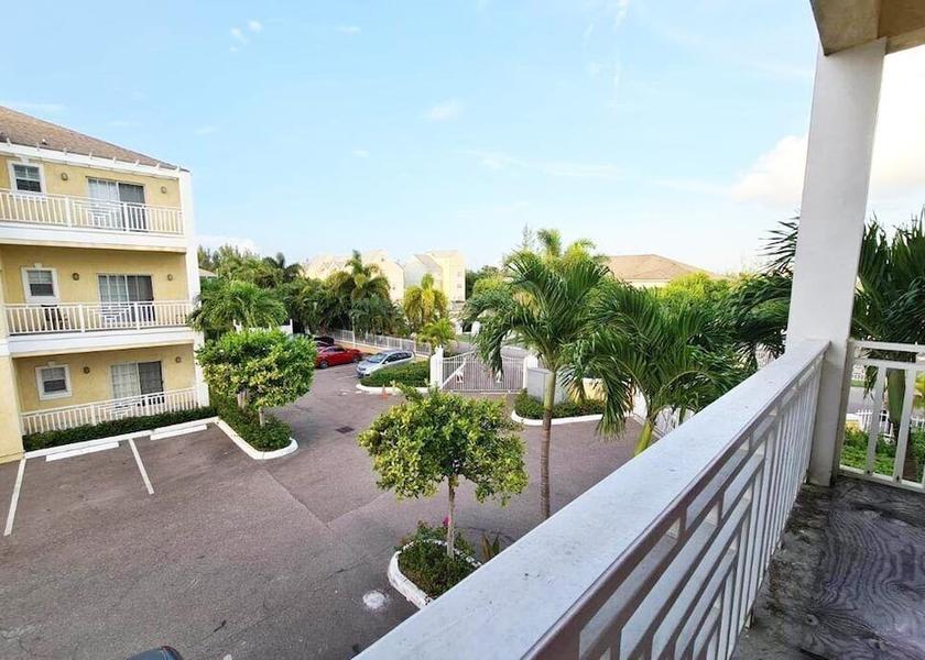  Nassau Exterior Detail