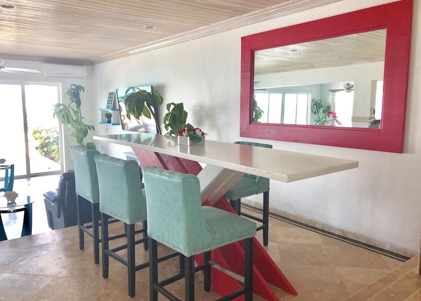  Nassau Breakfast Area