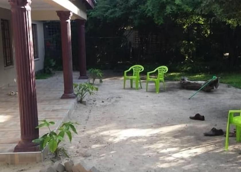  Maun Exterior Detail