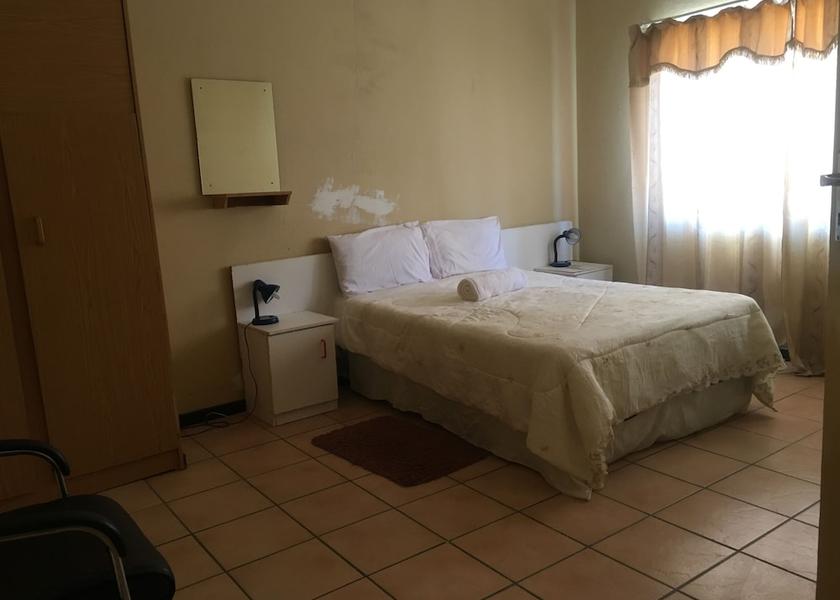  Francistown Room