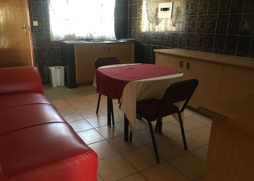  Francistown In-Room Dining