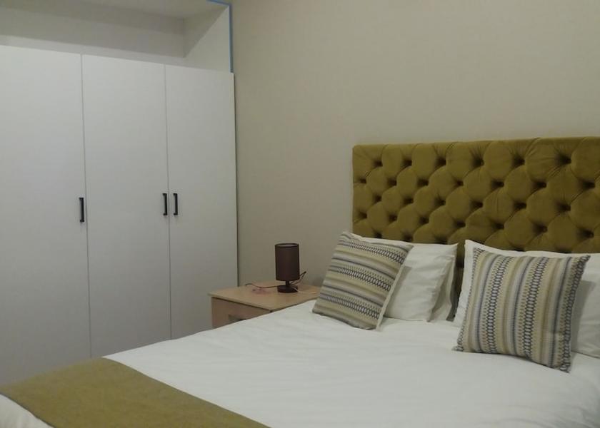  Francistown Room