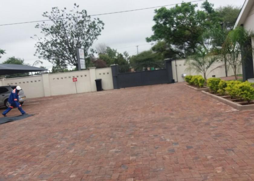  Francistown Parking