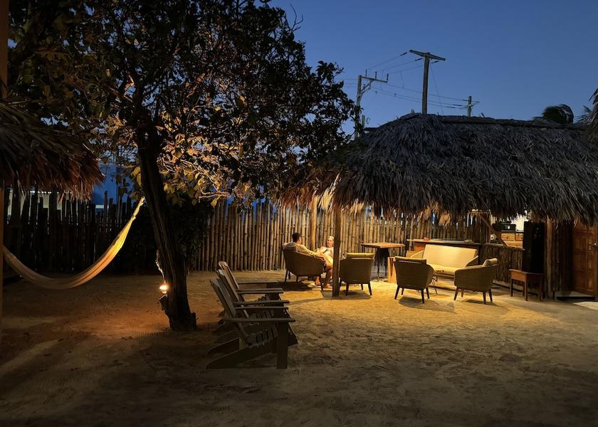  Caye Caulker Exterior Detail