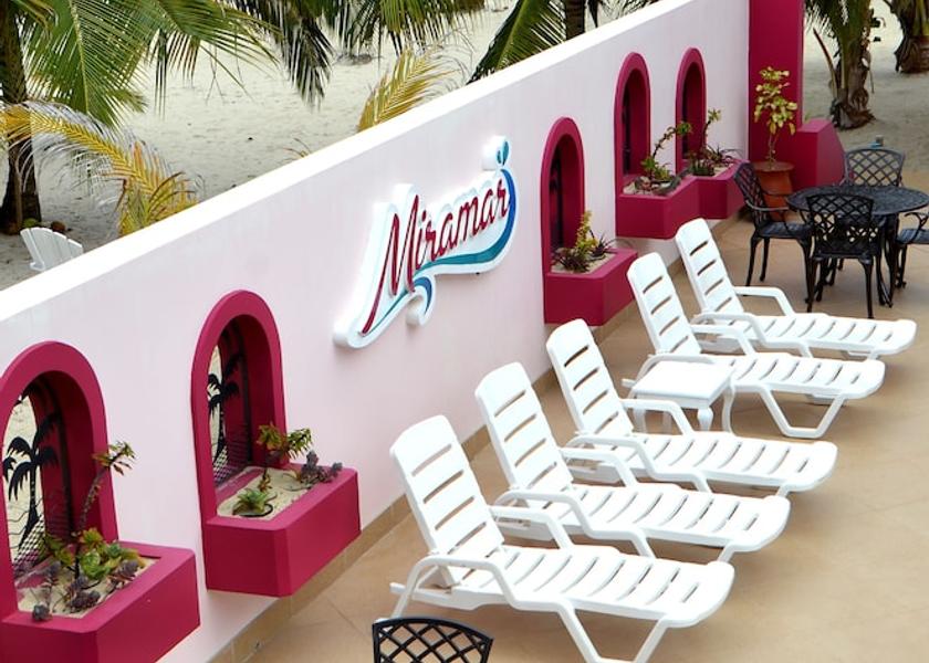 Stann Creek District Placencia Exterior Detail