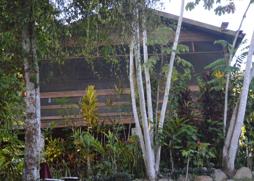 Cayo San Ignacio Exterior Detail