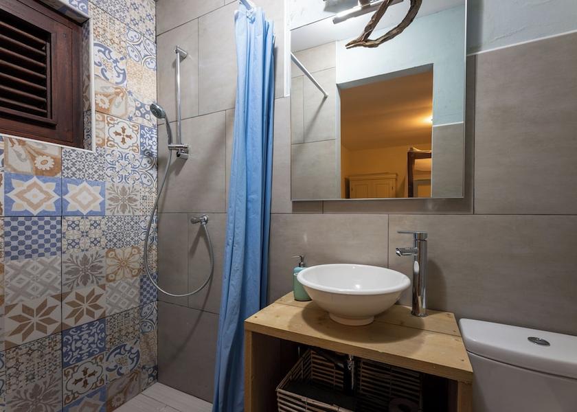 Jan Thiel Bathroom