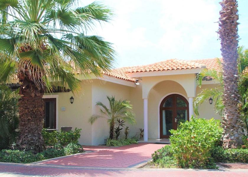  Willemstad Exterior Detail