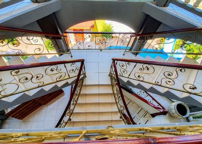 Atlantida La Ceiba Staircase