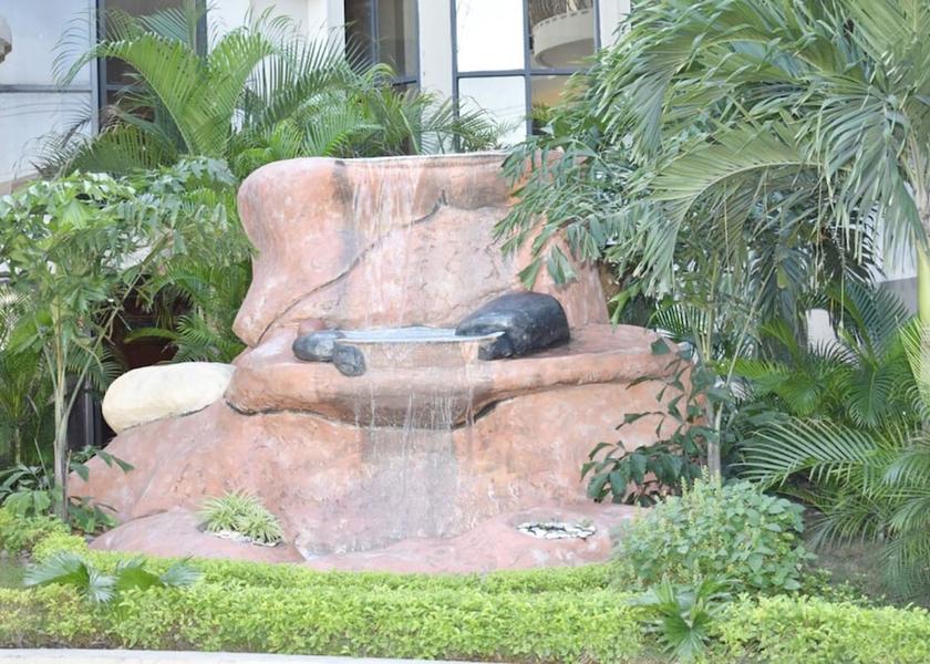  Port-au-Prince Facade