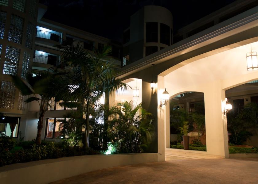  Port-au-Prince Exterior Detail